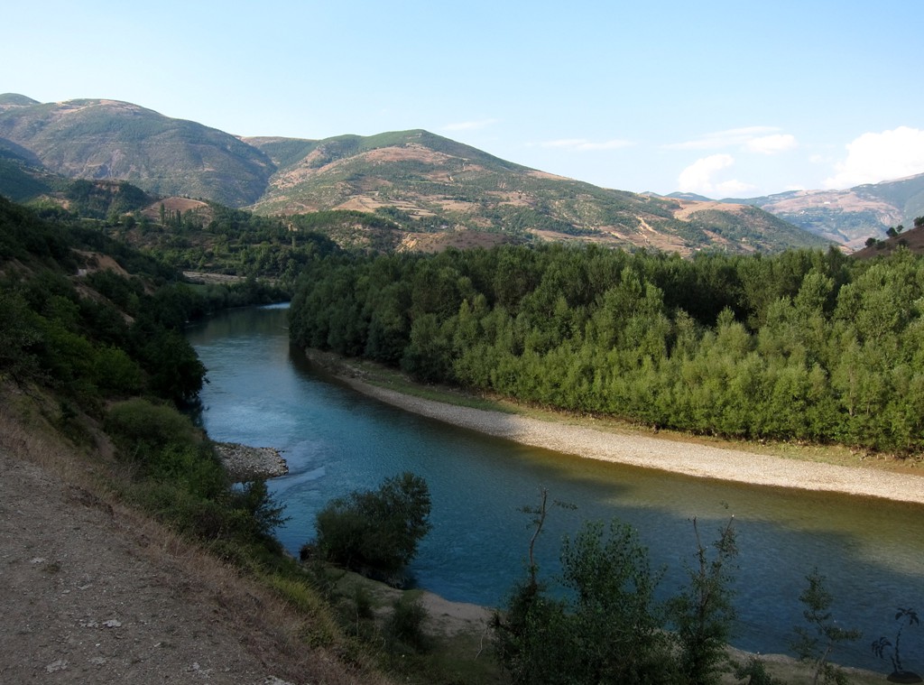 E rëndë, kishte shkuar te dajat, mbytet 12-vjeçarja nga Tirana në lumin Drin