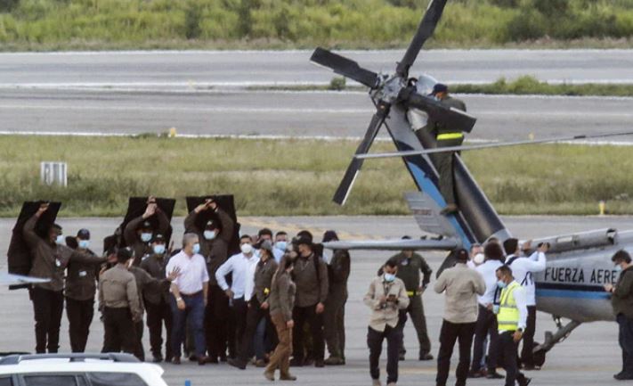 Qëllohet me armë helikopteri që po udhëtonte presidenti kolumbian