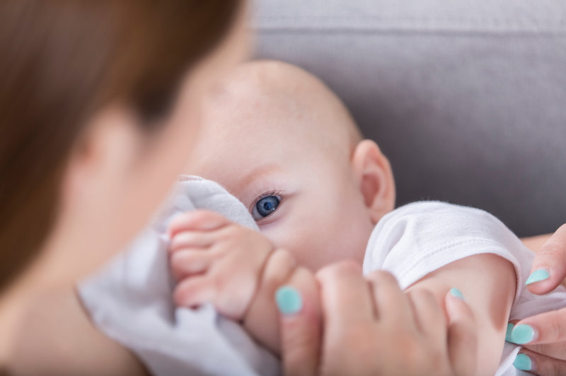 Shqetësimi i ndikimit të vaksinave tek qumështi i gjirit