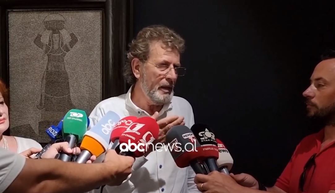 Myftar Cubi çel ekspozitën me mozaikë në Shkodër, prezanton 50 punimet e realizuara me gurë zalli