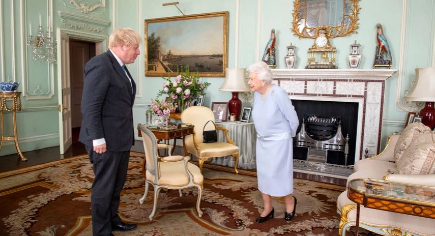 Johnson e konsideroi të paaftë, por çfarë i tha Mbretëresha Elizabeth ministrit britanik të Shëndetësisë
