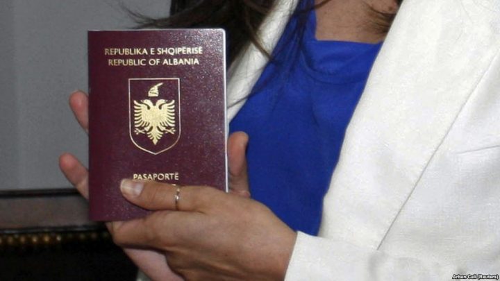 Njoftim i rëndësishëm për ata që duan të pajisen me kartë identiteti dhe pasaportë