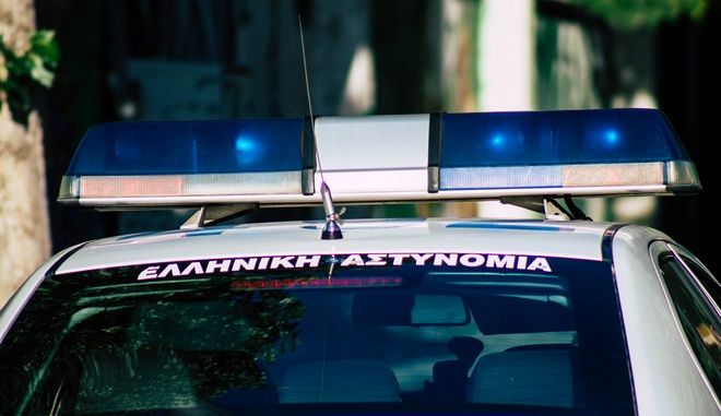 Sherr për xhelozi, shtatë vajza të mitura përleshen në Greqi, njëra prej tyre plagos me thikë dy të tjera