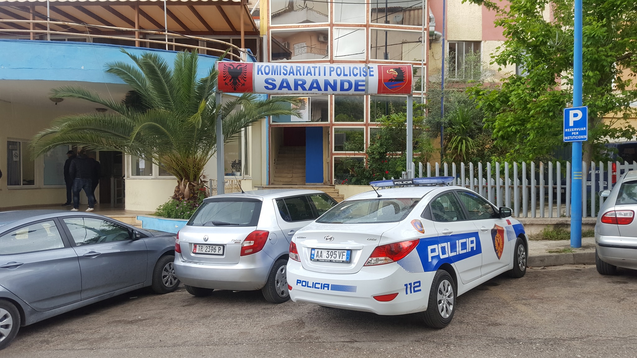 Shpërndante drogë pranë shkollës, arrestohet i riu në Sarandë