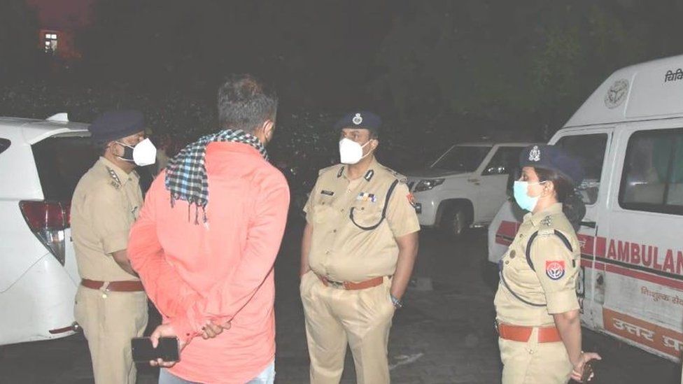 Kamioni përplaset me autobusin, 18 viktima në Indi