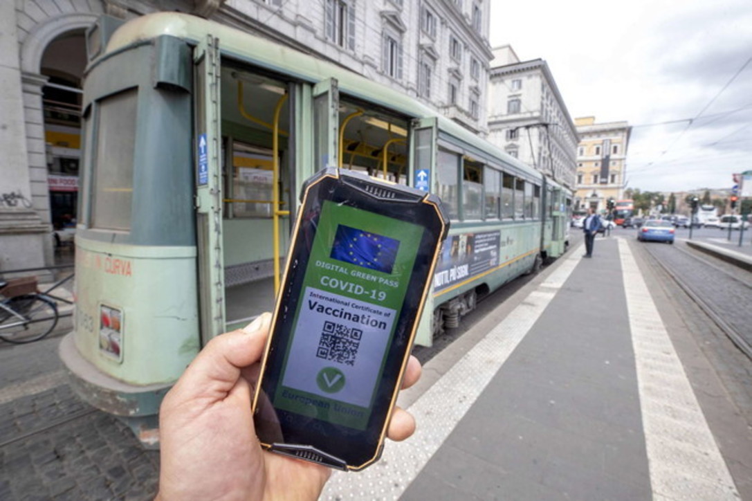 Italia mund të vendosë kufizime për të pa vaksinuarit kundër Covid-19