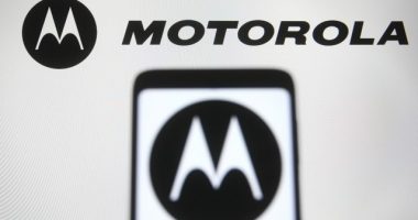Motorola po krijon telefonin që mund të karikohet në distancë