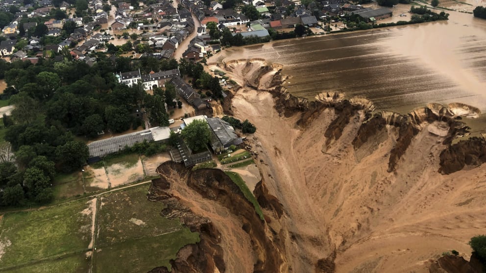 Shtëpi të shkatërruara dhe rrëshqitje dherash, pamje të frikshme nga përmbytjet në Gjermani