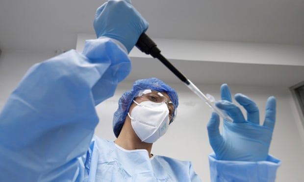 Infektohet me dy variante të ndryshme të Covid-19 njëkohësisht, vdes 90-vjeçarja në Belgjikë