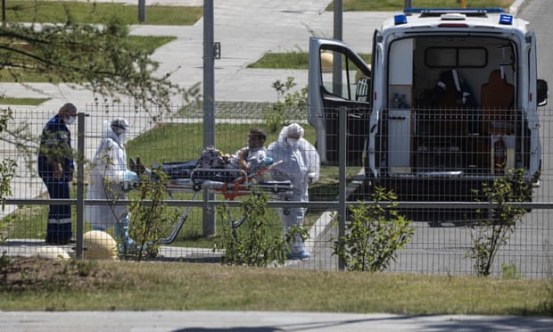 Mbi 700 të vdekur në 24 orë në Rusi, numri më i lartë i viktimave që nga fillimi i pandemisë