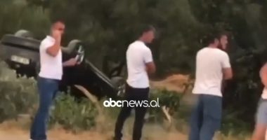 VIDEO/ Aksident te Gjiri i Lalëzit, makina del nga rruga dhe përmbyset në kanal