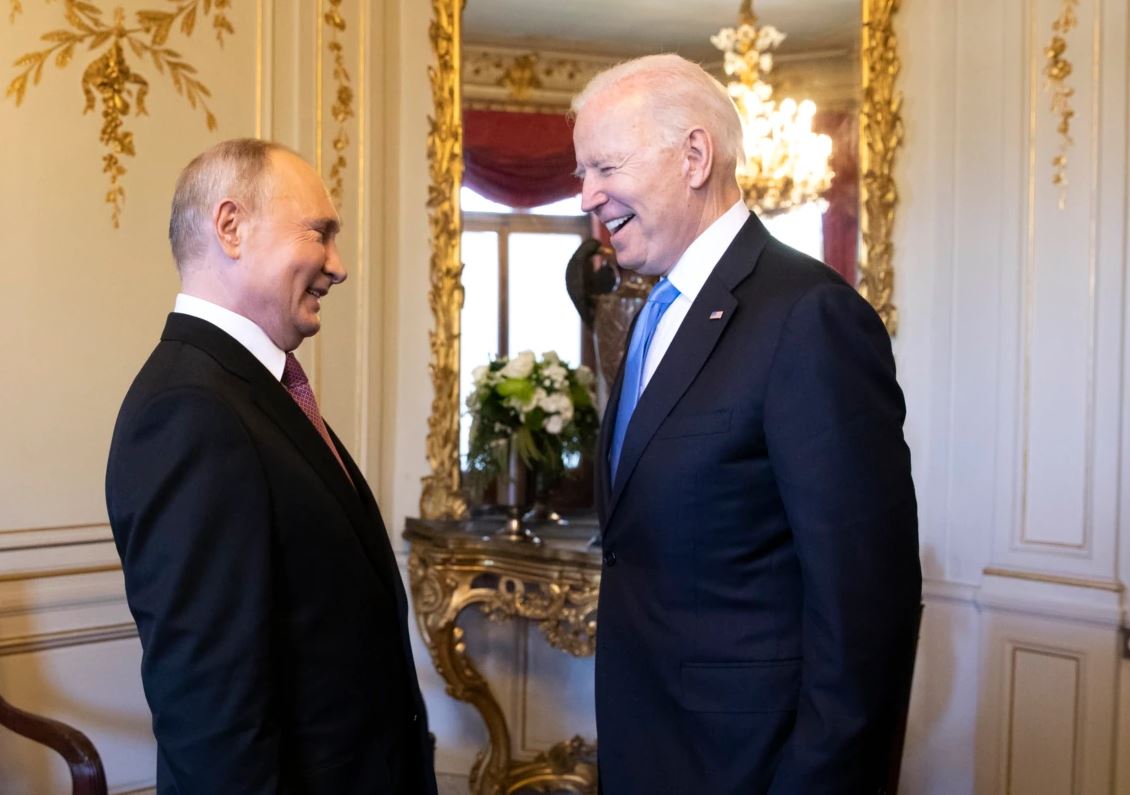 Biden i kërkon Putinit që Rusia të godasë kriminelët kibernetikë