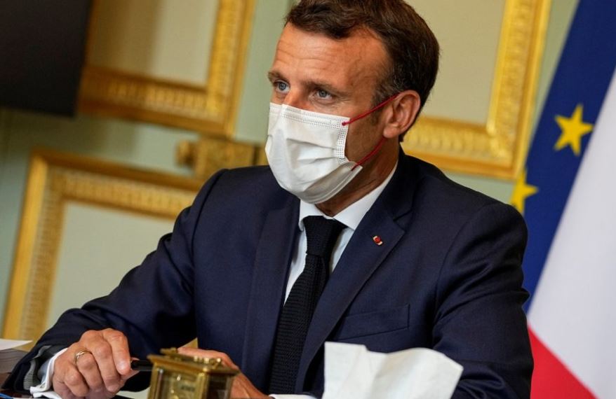 Vaksinimi i punonjësve shëndetësorë mund të jetë i detyrueshëm, Macron merr sot vendimin