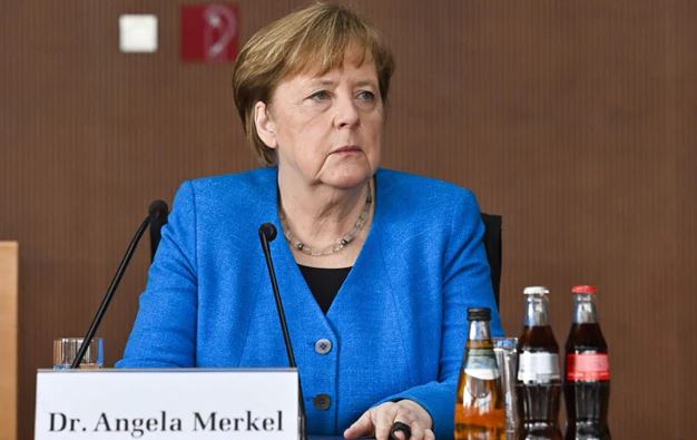 Merkel: Vaksinimi kundër Covid nuk do të jetë i detyrueshëm