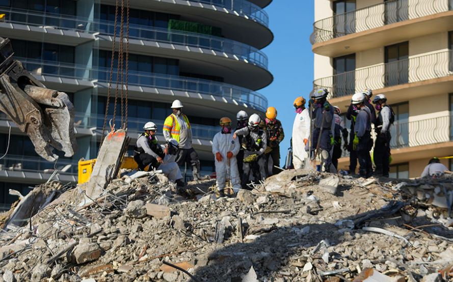 Shkon në 22 numri i viktimave nga shembja e ndërtesës në Miami, 126 ende nën rrënoja