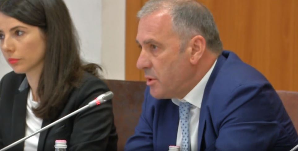 Arben Kraja: Lidhjet politike nuk do mbrojnë askënd nga SPAK, gati hetuesit e parë të FBI-së shqiptare