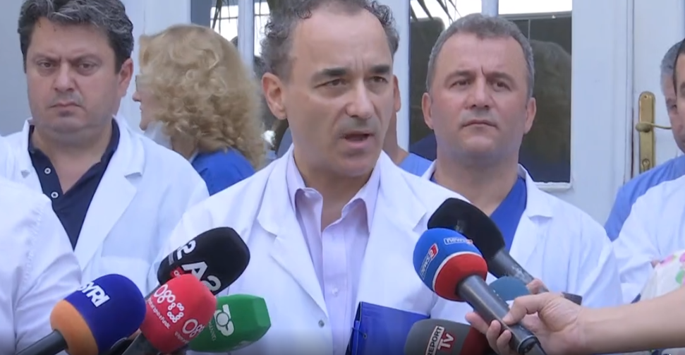Mjekët në protestë: Bluzat e bardha s’mund të mbahen në birucë me ata që vrasin, pa prova