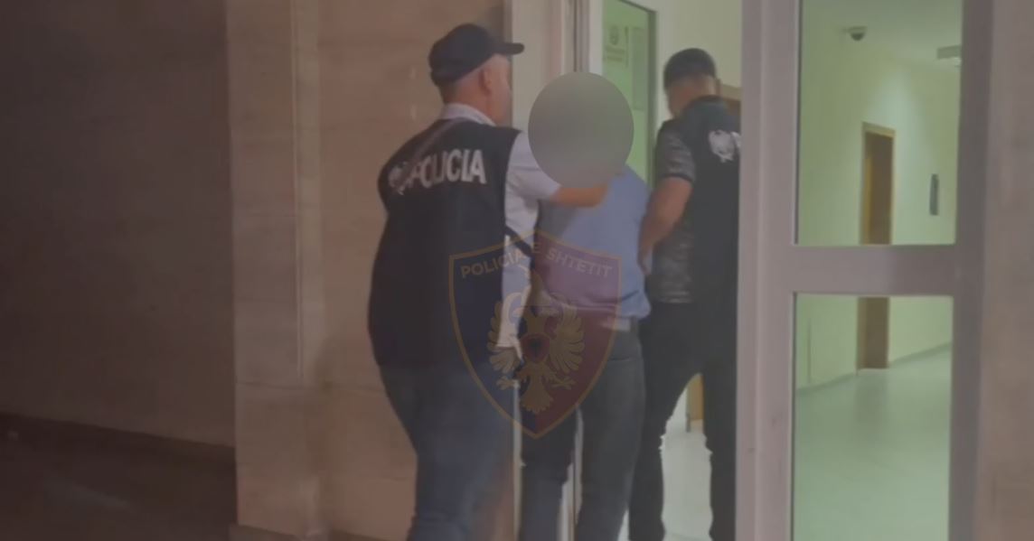 Qëlloi në ajër dhe kanosi me armë zjarri fqinjin, arrestohet 30-vjeçari në Fier