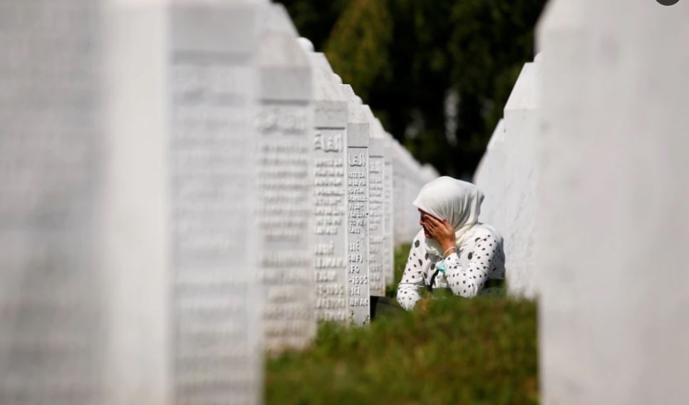 Bosnje e Hercegovinë: Nga sot ndalohet mohimi i gjenocidit në Srebrenicë