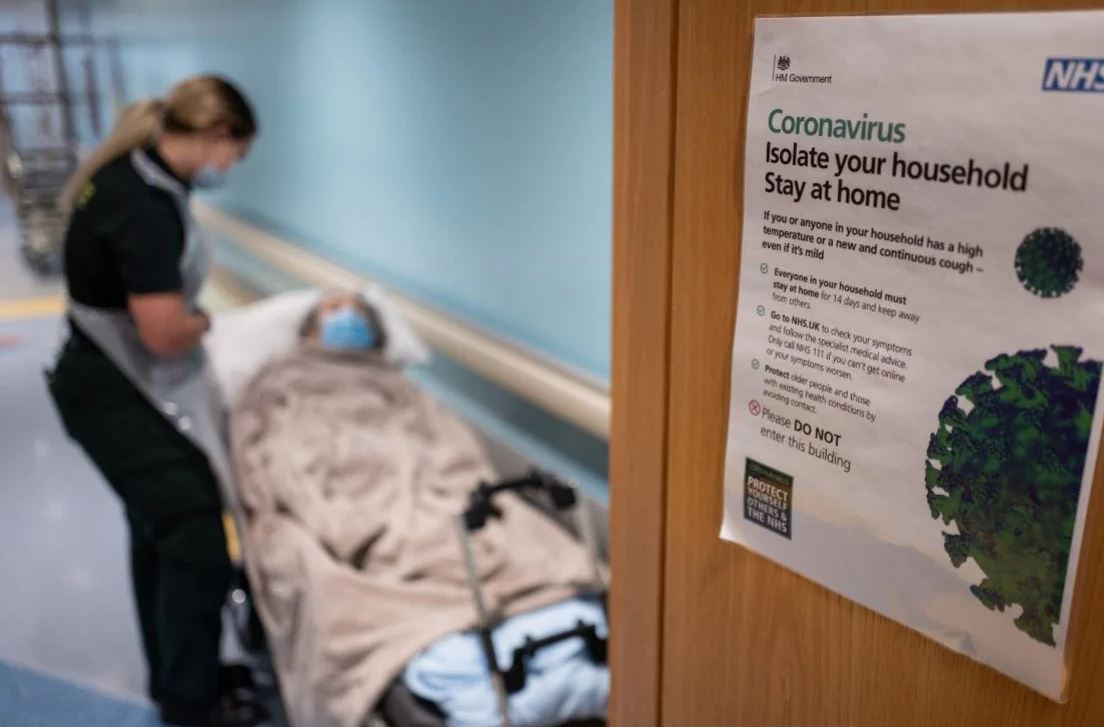 Gjysma e pacientëve në Britani rezultuan pozitivë me Covid pas shtrimit në spital