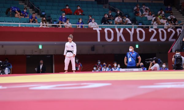 Vetëm një hap larg fitores së medaljes Olimpike, xhudistja nga Kosova shkon drejt gjysmëfinales