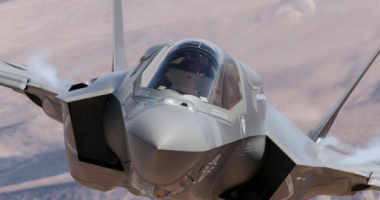 Zbarkon në Greqi “bisha” luftarake, 18 avionët që do të ndryshojnë ekuilibrat në Egje