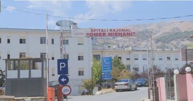 Makina merr para të moshuarën në Gjirokastër, dërgohet në spital