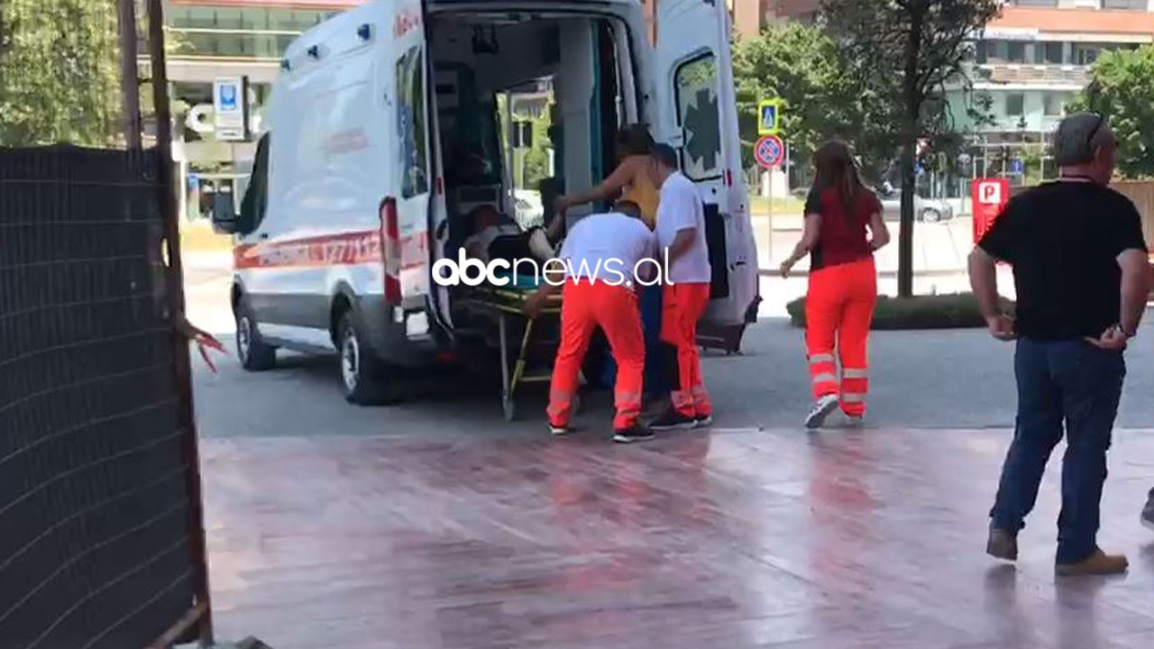 U vaksinua për Covid, humb ndjenjat qytetarja në Tiranë