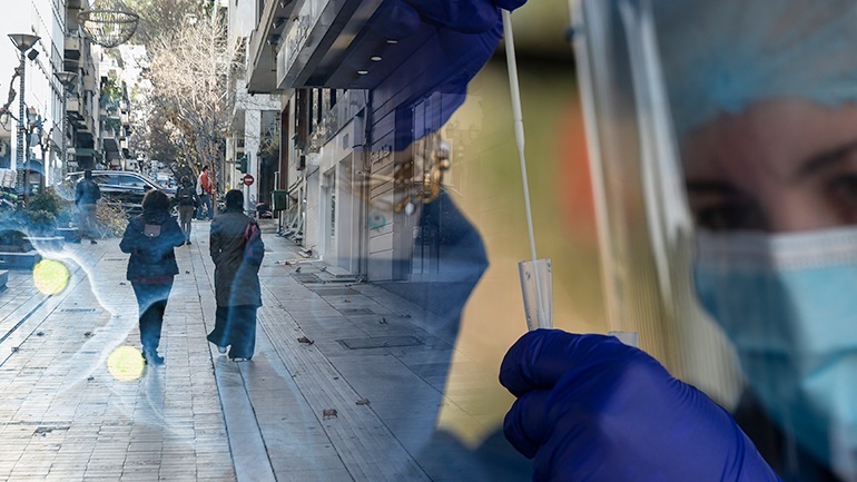 Alarmi Delta, rreth 3 mijë të infektuar sot në Greqi dhe 7 viktima