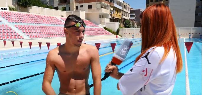 Kush është 17-vjeçari shqiptar që u shpall kampion noti në tre shtete