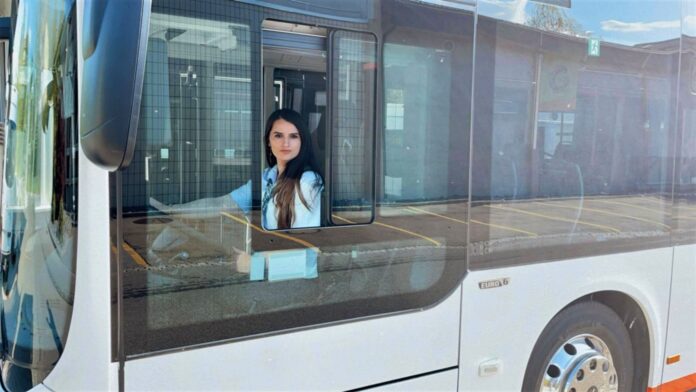 Nga studimet për financë në shofere autobusi, 31-vjeçarja lë Kosovën për një jetë më të mirë në Zvicër