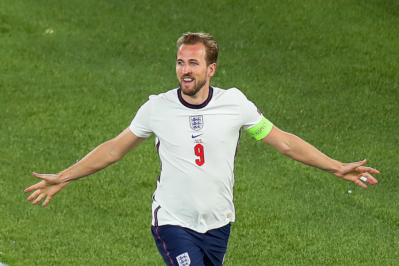 VIDEO/ Festë e madhe te Anglia, Harry Kane e Sterling i japin avantazhin