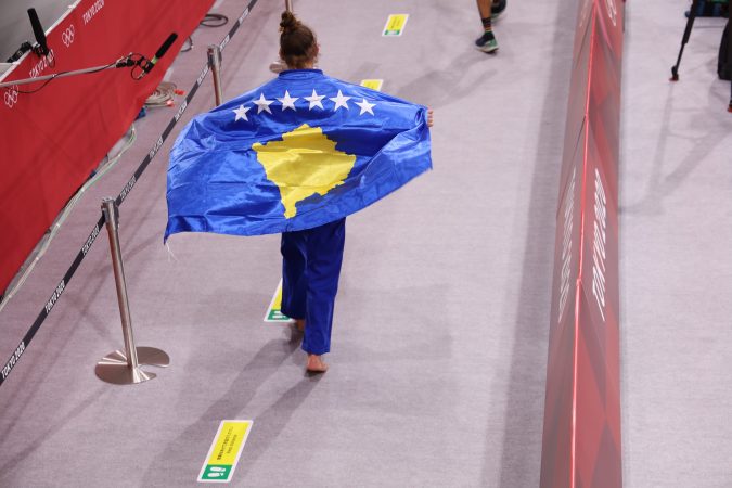 Kosova fiton medaljen e dytë të artë Olimpike, Basha dhe Rama gëzojnë për Nora Gjakovën: Yll, bravo