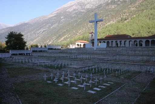 Hapet memoriali i ngritur për ushtarët e rënë grekë në Dropull, nisin hetimet