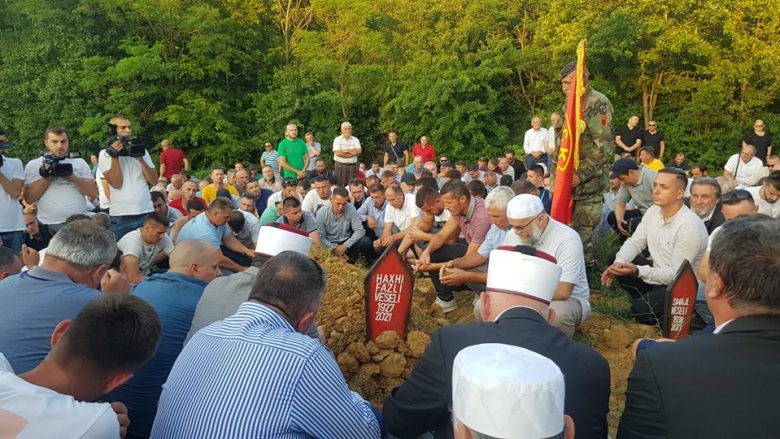 Përcillet babai i Kadri Veselit, ish-kryeparlamentari nuk mundi të ishte i pranishëm