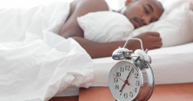 Përfshirë gjumin… Zakonet e përditshme që mund të çojnë në një kancer fatal