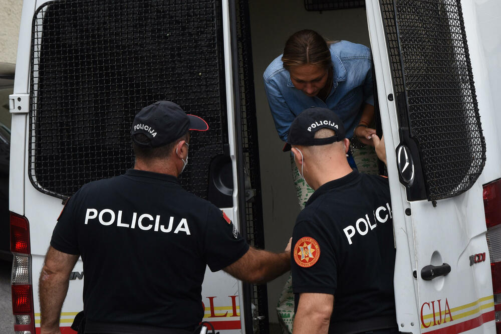 Kurthi dhe fotoja, kjo është vajza që u kap me 1.4 ton kokainë në kufi me Shqipërinë