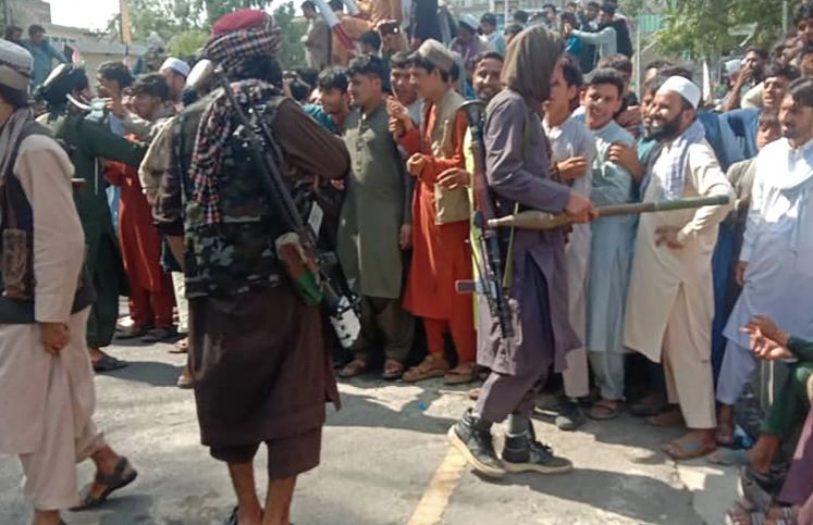 Fillon lëvizja anti-talebane në Afganistan, vriten dy persona në Xhalalabad