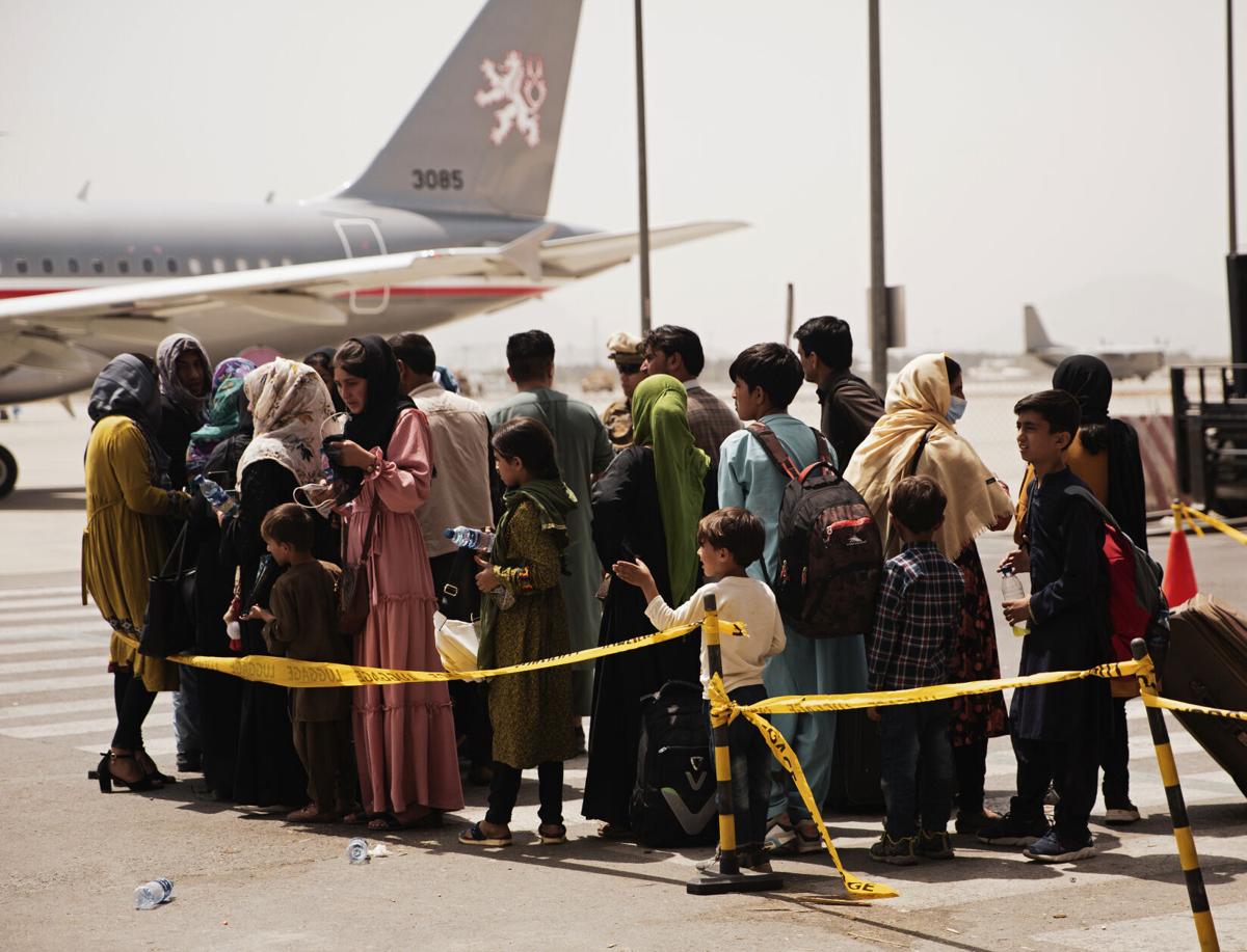 Pengesat e talebanëve, për 8 orë asnjë avion shpëtimi nuk është ngritur nga aeroporti në Kabul