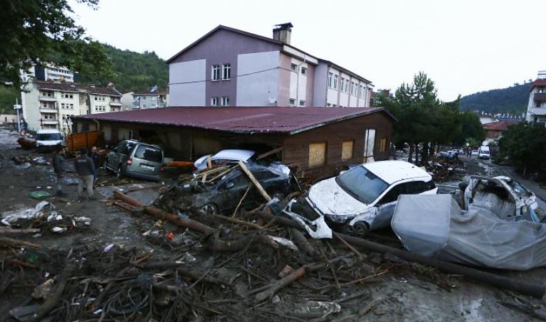 Përmbytjet në Turqi, shkon në 9 numri i viktimave