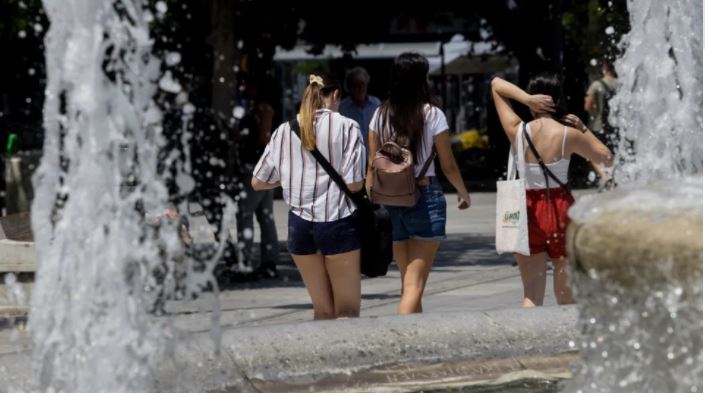 Vala e të nxehtit, Greqia urdhër për ndalimin e punës në sektorët e rrezikuar në orët e drekës