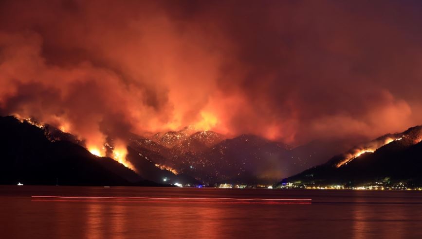 98 zjarre masive nën kontroll, të paktën 6 viktima në Turqi