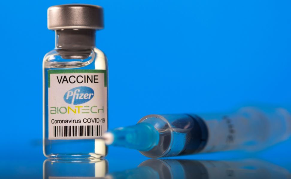 Miratimi i Pfizer nga FDA: 90 milion amerikanë skeptikë mund të vaksinohen kundër Covid