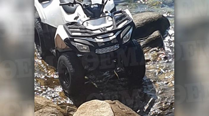 Aksident i frikshëm në ishullin e të pasurve, makina sportive përfundon në shkëmbinj, vdes turisti gjerman