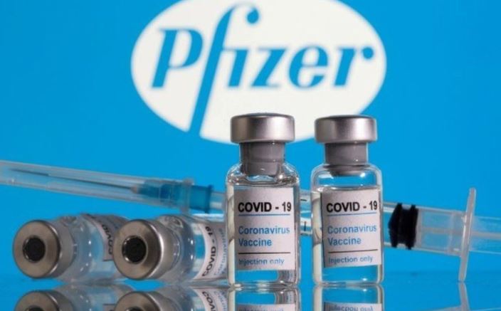 Të vaksinuarit me Pfizer rrezikojnë infektimin me variantin Delta 7 herë më shumë se të shëruarit nga virusi