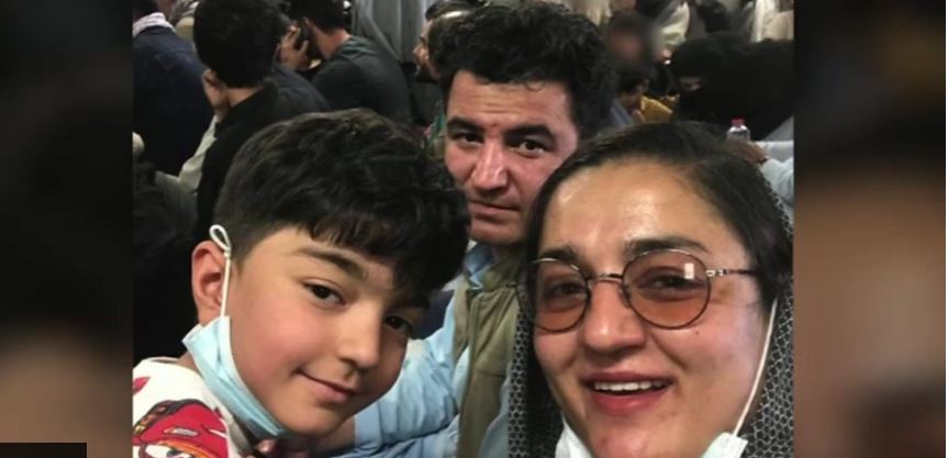 Përkthyesi afgan që ndihmoi britanikët: Largimi i avionit nga Kabuli ishte momenti më i lumtur i jetës