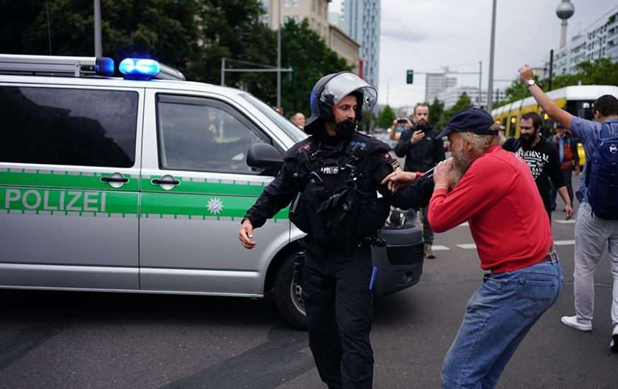 Protesta kundër masave anti-Covid, 80 të arrestuar në Berlin