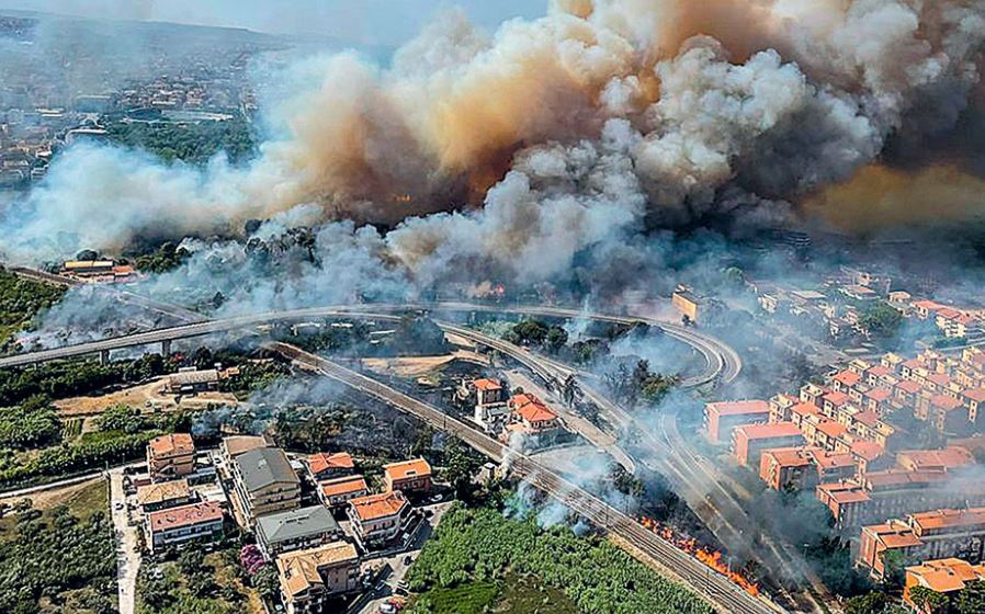 Europa Jugore përfshihet nga zjarret për shkak të rritjes së temperaturave