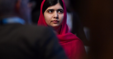 Aktivistja e njohur pakistaneze: Hapni kufijtë për afganët, jam e shqetësuar për gratë