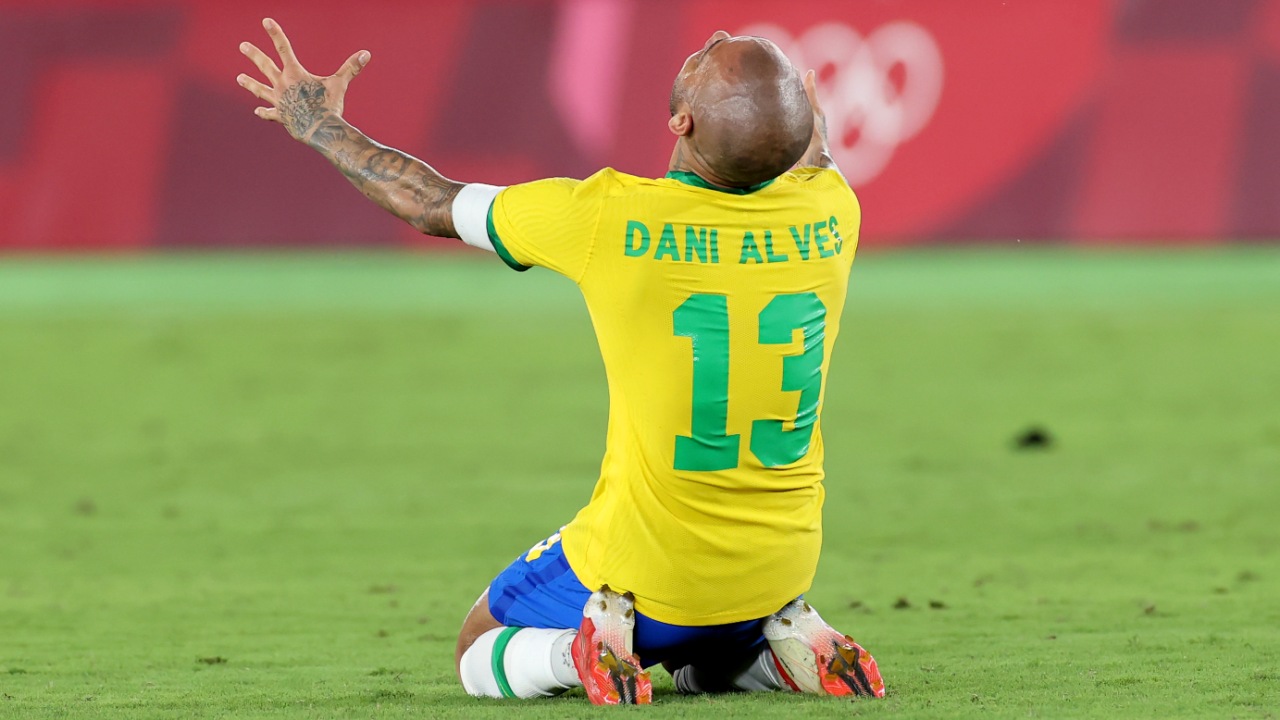 43 trofe/ Askush si Dani Alves, Buffon: Përkufizimi i fituesit në fjalor duhet të ndryshojë